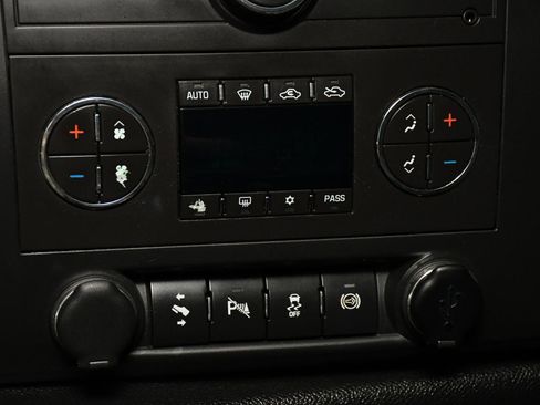 Used 2014 GMC Sierra 3500 SLE w/ SLE Preferred Package AWD/4WD image 26
