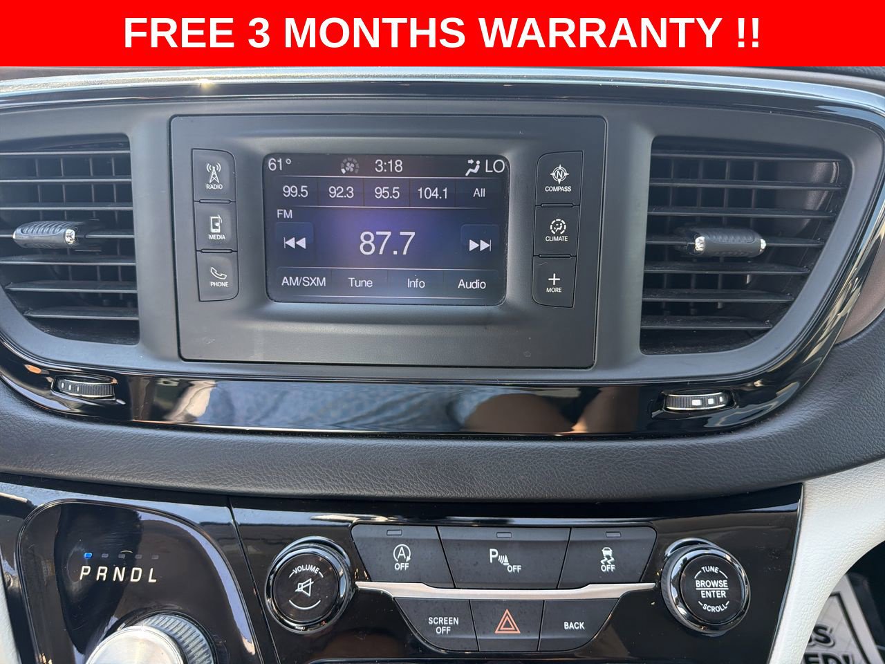 Used 2017 Chrysler Pacifica Touring-L FWD image 17