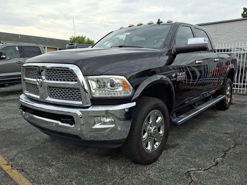 Used 2017 RAM 2500 Laramie w/ Convenience Group AWD/4WD image 2