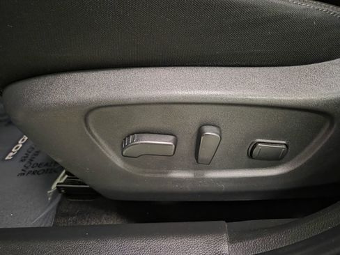 Used 2017 Nissan Rogue SV image 15