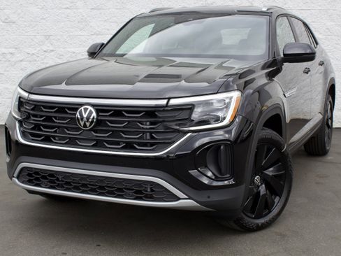 New 2026 Volkswagen Atlas Cross Sport SE AWD/4WD image 3