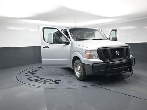 Used 2017 Nissan NV 3500 S w/ Power Package image 14