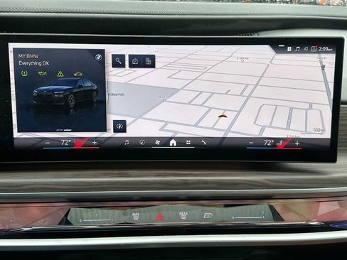 Used 2023 BMW 760i xDrive image 27