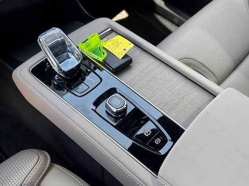 New 2026 Volvo XC90 T8 Ultra w/ Protection Package Premier image 13