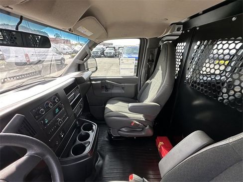 Used 2023 Chevrolet Express 2500 w/ Driver Convenience Package image 15