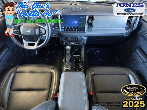 Used 2025 Ford Bronco Badlands AWD/4WD image 14