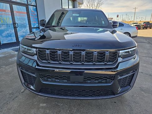 New 2026 Jeep Grand Cherokee Altitude AWD/4WD image 17
