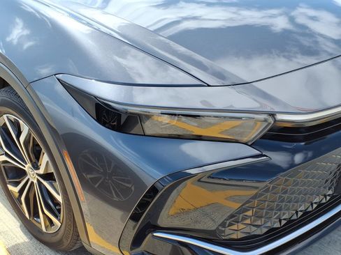 Certified 2023 Toyota Crown AWD/4WD image 2