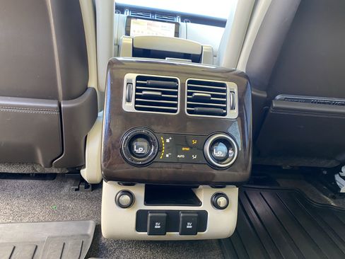 Used 2020 Land Rover Range Rover Long Wheelbase HSE image 16