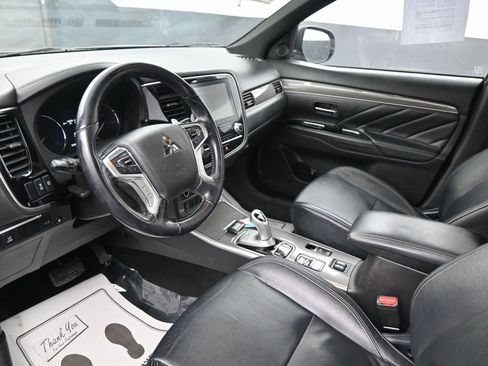 Used 2022 Mitsubishi Outlander SEL image 25