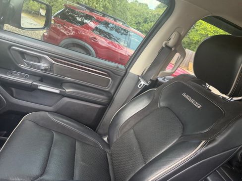 Used 2022 RAM 1500 Laramie AWD/4WD image 32