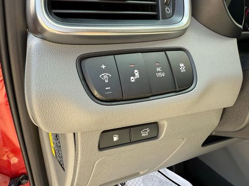 Used 2018 Kia Sorento SX image 11