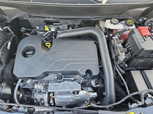 Used 2025 Chevrolet Equinox LT FWD image 32