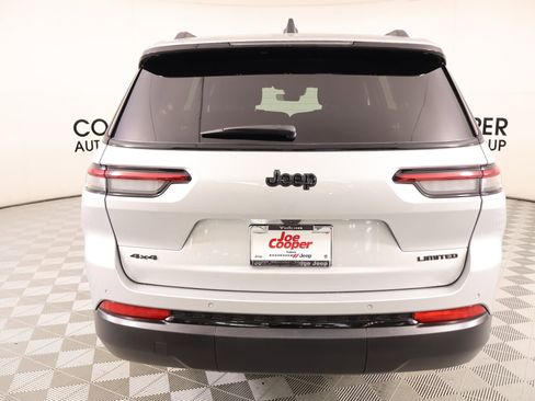 Used 2025 Jeep Grand Cherokee L Limited w/ Black Appearance Package image 25