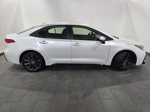 Used 2024 Toyota Corolla SE image 6