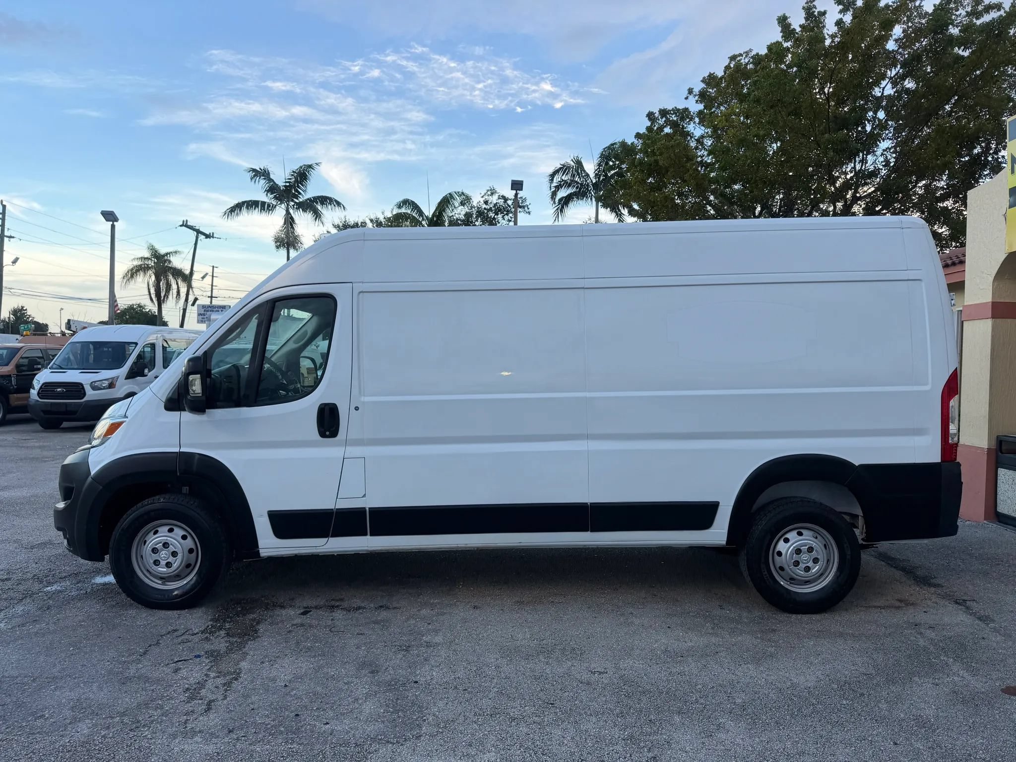 Used 2023 RAM ProMaster 2500 FWD image 2