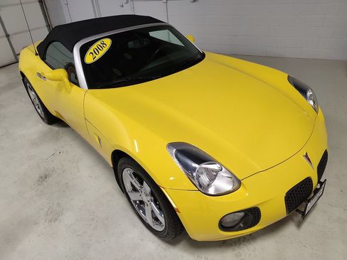 Used 2008 Pontiac Solstice GXP w/ Premium Package RWD image 3