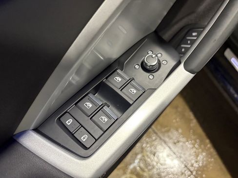 Used 2024 Audi Q3 2.0T Premium Plus w/ Premium Plus Package image 21