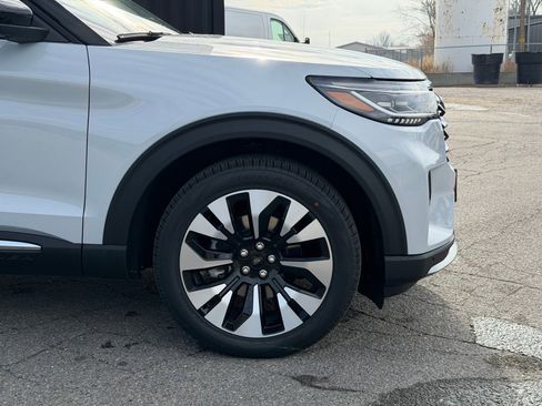 New 2026 Ford Explorer Platinum w/ LUX Leather Package image 4