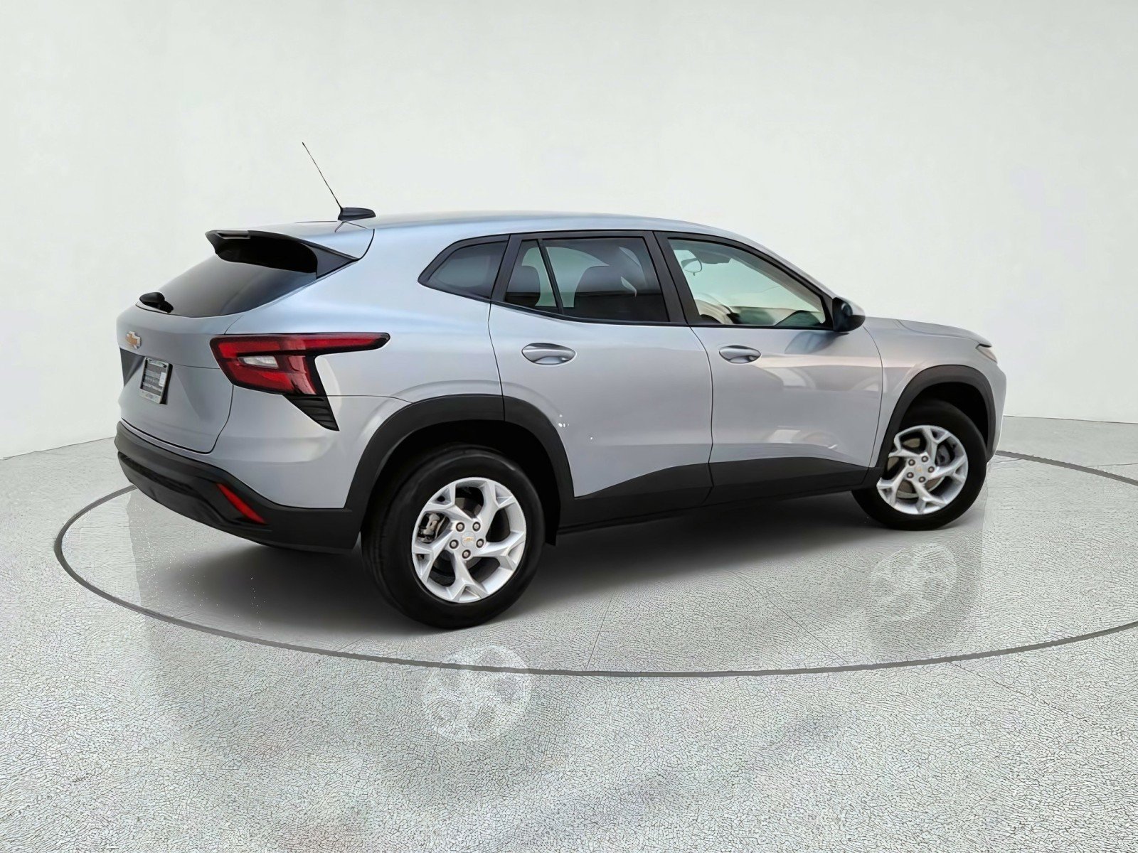 Used 2026 Chevrolet Trax LS w/ LS Convenience Package FWD image 8