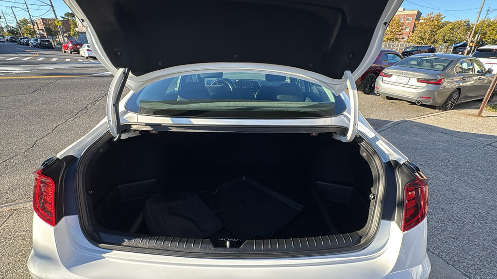 Used 2023 Hyundai Sonata SE w/ Preferred Accessory Package FWD image 32