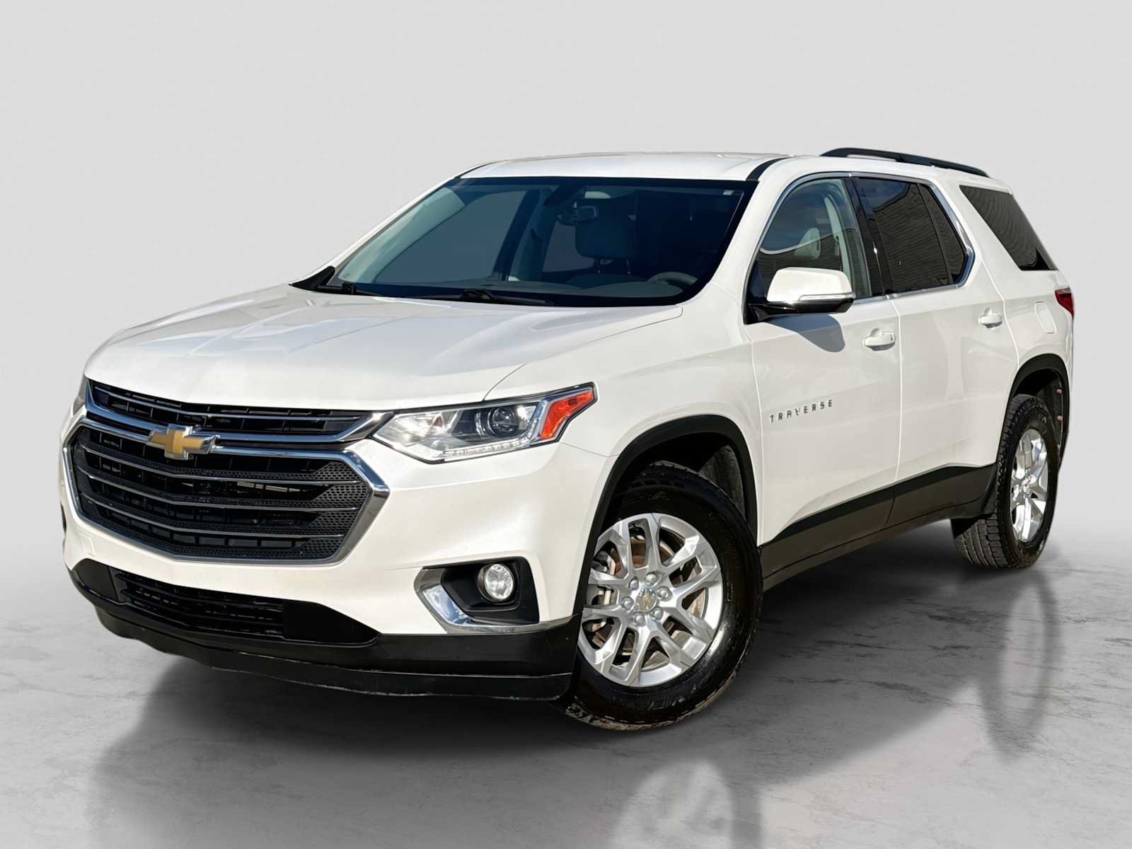 Used 2019 Chevrolet Traverse LT w/ LPO, Floor Liner Package AWD/4WD image 1