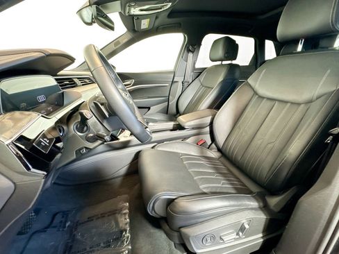 Used 2022 Audi e-tron Chronos w/ Chronos Package image 18