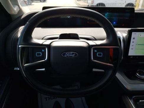 Used 2025 Ford Expedition Max Platinum image 16