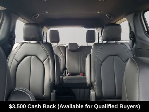 New 2026 Chrysler Pacifica Select image 41