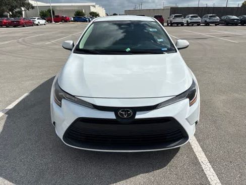Used 2024 Toyota Corolla LE FWD image 8