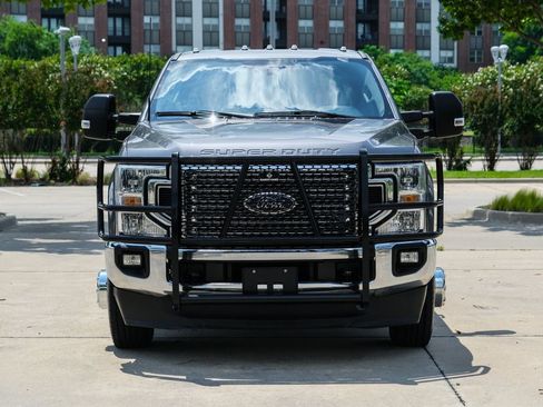 Used 2022 Ford F350 XLT w/ XLT Value Package AWD/4WD image 4