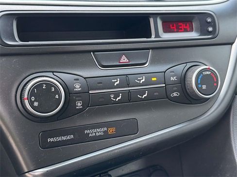 Used 2015 Kia Optima LX image 4