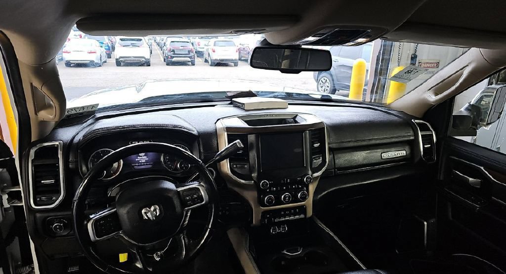 Used 2022 RAM 2500 Laramie AWD/4WD image 2