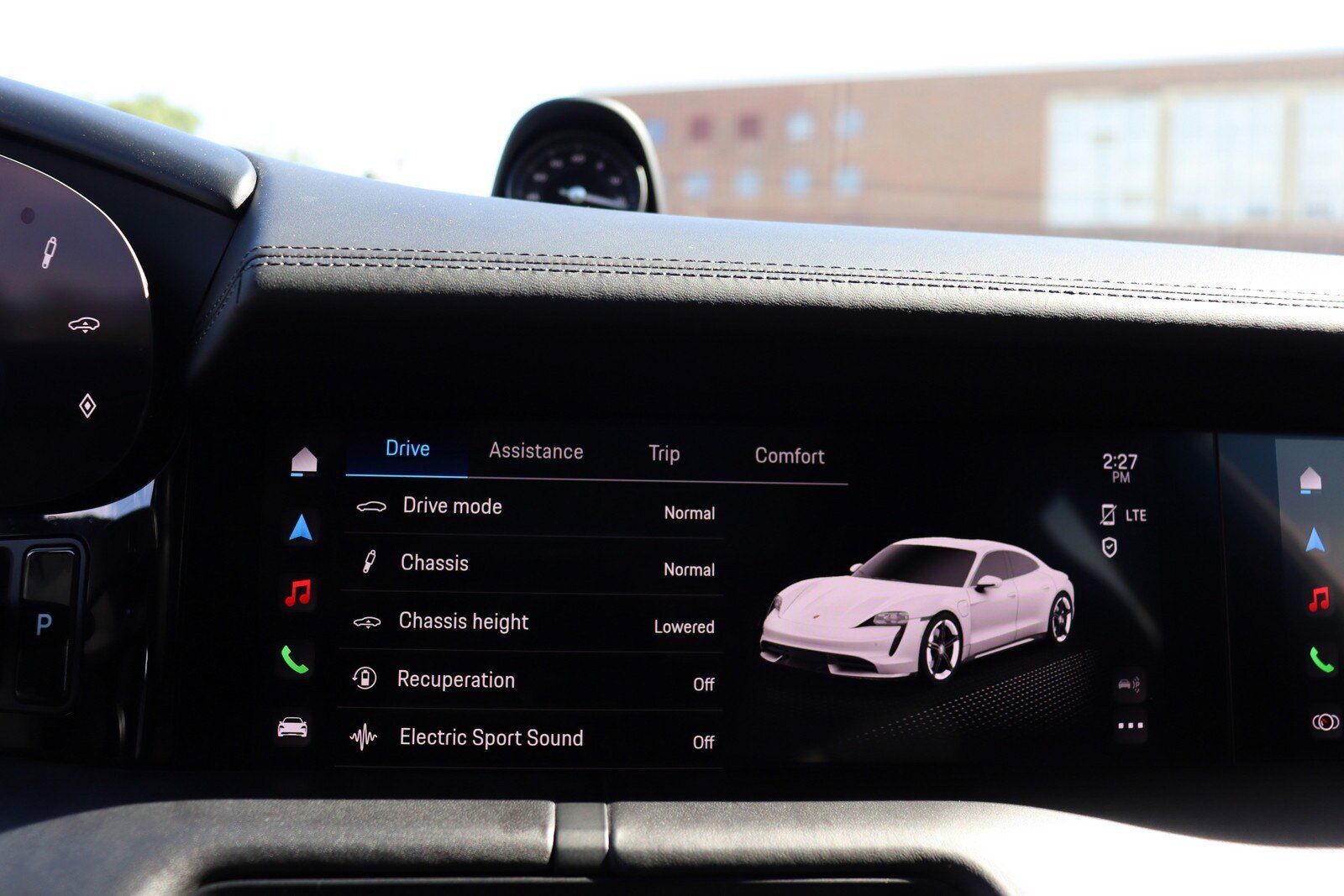 Used 2022 Porsche Taycan 4S AWD/4WD image 30