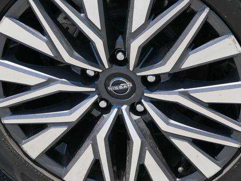 Used 2023 Nissan Altima 2.5 SV FWD image 11