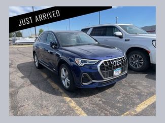 Used 2022 Audi Q3 2.0T Premium Plus w/ Premium Plus Package AWD/4WD video 1