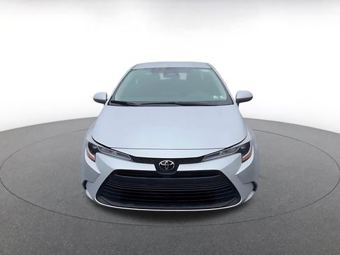 Used 2025 Toyota Corolla LE image 5