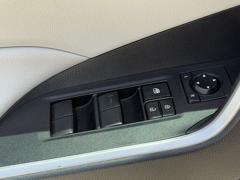 Used 2021 Toyota RAV4 XLE w/ Convenience Package FWD image 26