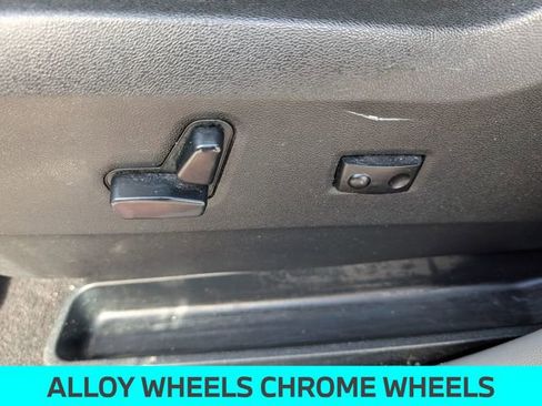 Used 2014 Dodge Grand Caravan SXT image 16