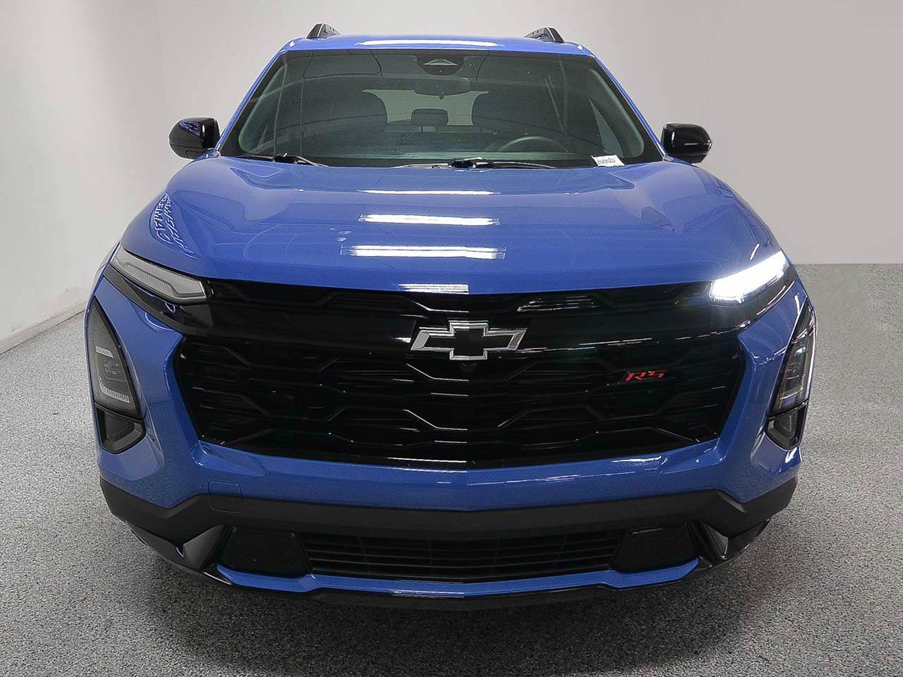 Used 2025 Chevrolet Equinox RS FWD image 2