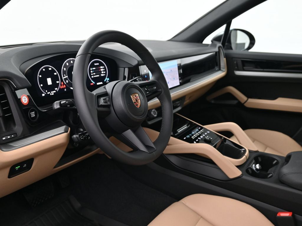 Certified 2026 Porsche Cayenne AWD/4WD image 4