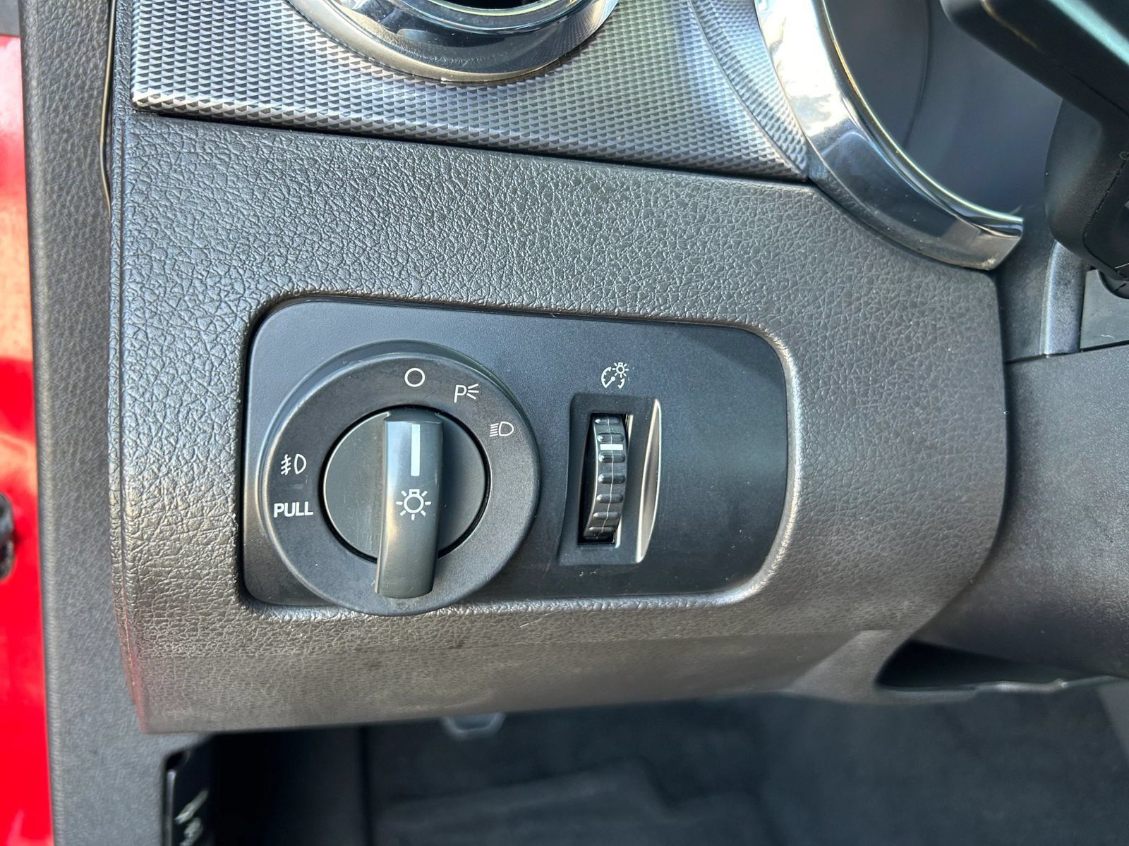 Used 2006 Ford Mustang Coupe RWD image 18