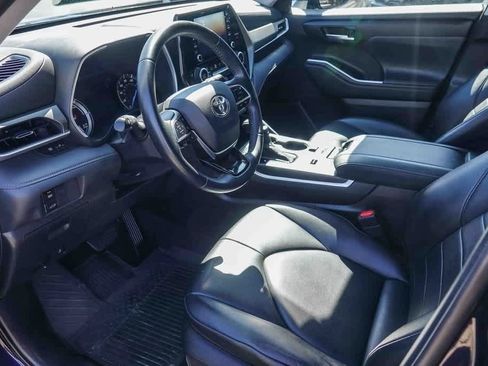 Used 2021 Toyota Highlander XLE image 15