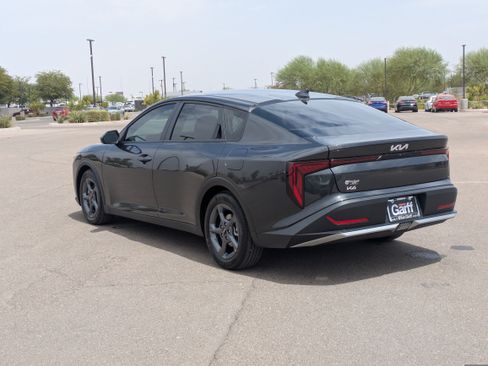 Certified 2025 Kia K4 FWD image 3