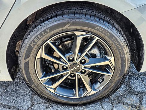 Used 2024 Kia Forte LXS image 10