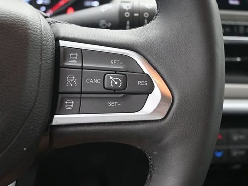 Used 2025 Jeep Compass Limited AWD/4WD image 31