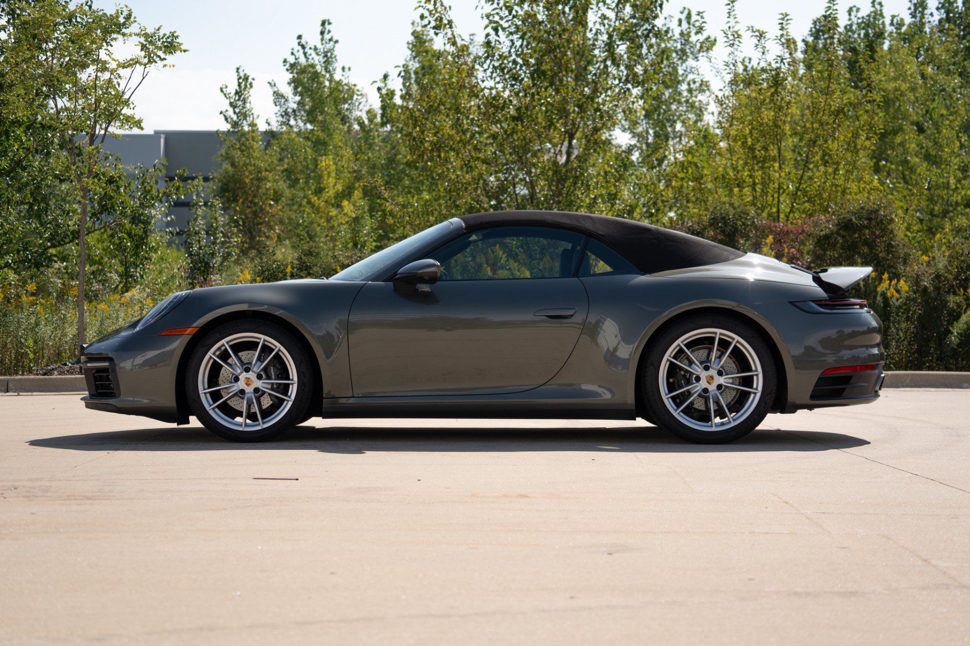 Used 2022 Porsche 911 Carrera RWD image 4