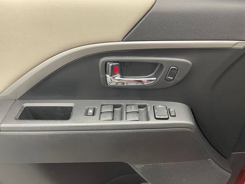 Used 2014 MAZDA MAZDA5 Grand Touring FWD image 15