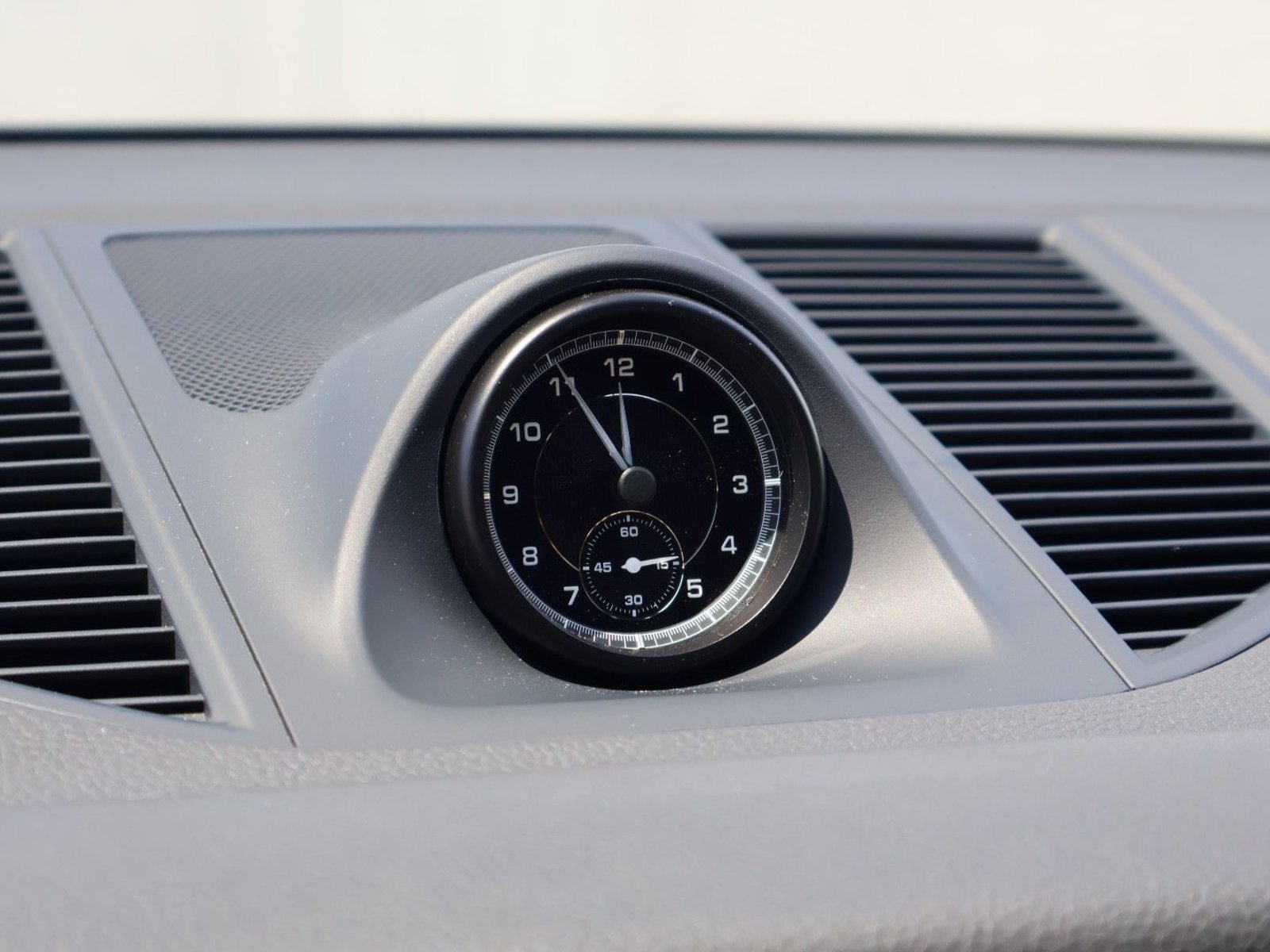 Certified 2026 Porsche Macan AWD/4WD image 26