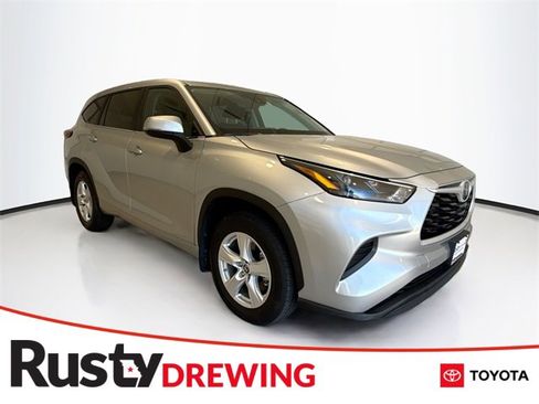 Certified 2023 Toyota Highlander L image 1